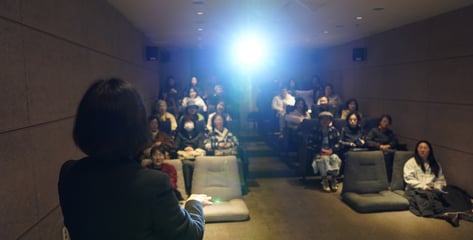 폐관 위기 극복한 '오!재미동'…70대 할머니들도 찾는 '시민들의 사랑방'