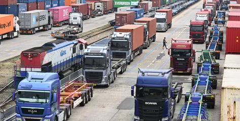 '역대급' 반도체 28% 급증, 2월 산업 생산 2.5%↑…중동 사태 미반영(종합)