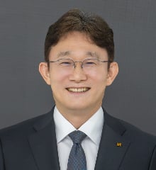 임원 30% 감축·전 부문장 교체…KT 박윤영號 인적쇄신