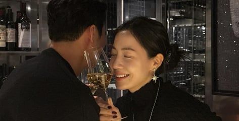 '사업가와 결혼' 류화영, 예비 신랑 투샷 공개 "서로의 전부"