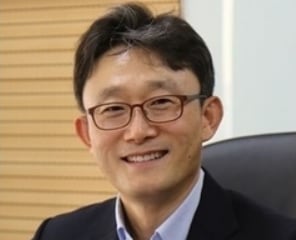 BTS 공연 재미 본 넷플릭스...'소버린 OTT' KT, 이번엔 힘 보탤까