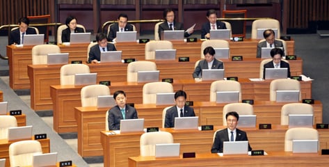 구윤철 "중동 전쟁, 생각보다 더 장기화"…박홍근 "방파제 추경"