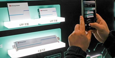 '소금 배터리 전기차' 내년 시동…"LFP 실수 반복 안돼"