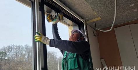 0.1㎜도 없는 틈… 닫으면 다른 공간처럼 조용