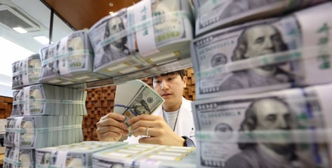 "K증시 탈출, 탈출" 무섭게 파는 외인...3월 365억불 순유출, 환율 급등