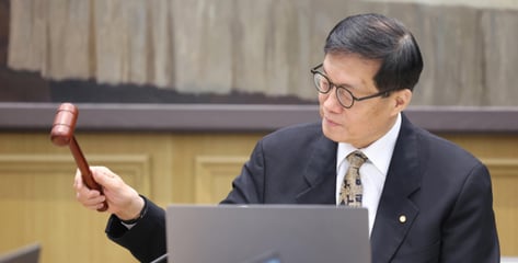 [속보]이창용 총재 "이란 사태 안정되면 환율 빠르게 내려갈듯"