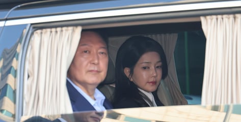 경찰, '캣타워 횡령 의혹' 尹 부부 수사 중지…재수사 예정