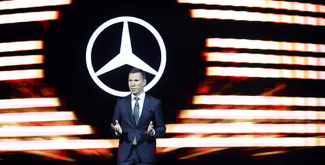 "BMW 제쳤다" 벤츠, 매출 6조 돌파 1위 탈환...테슬라, 첫 '3조 클럽'