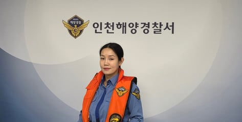 "사람 구하려 운동" 몸짱 40대 여경에 '우와'...기부 이끈 경찰관들