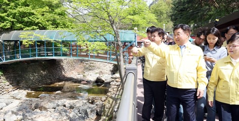 "불법 예외 없다"…우이동 계곡 찾은 윤호중 '하천 정비' 강공 모드
