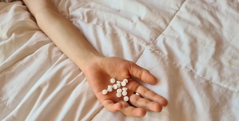 "그 여자가 준 음료 먹고 잠들어" 눈 뜨니 계좌 텅텅...4명 당했다