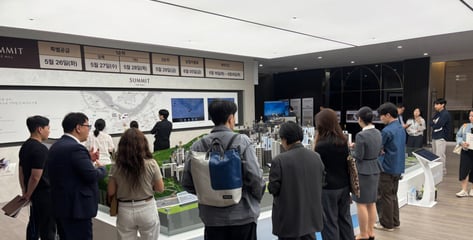 비강남 국평 30억에도..."더 오르겠죠" 주택전시관 첫날부터 북적 [르포]