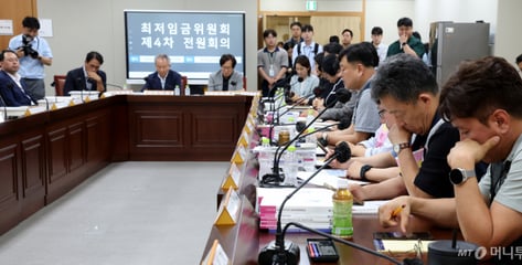 "월 180만원 버는 편의점주, 알바가 낫다"...최저임금 차등적용 촉각