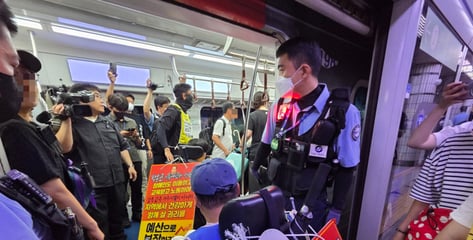 전장연 지하철 시위, 지각사태 없었다…"3분 정도 출발 지연"