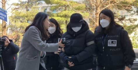 "엄마는 놀이공원" 숨진 19개월 딸, 고작 4.7㎏...징역 30년 구형