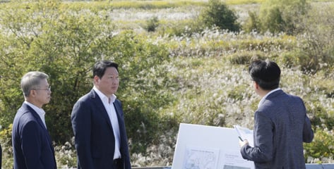 최태원 "전력·용수 늦어도 먼저 짓겠다"…호남 반도체 팹 '속도전'