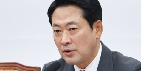 장동혁 따라다니며 "집 6채 언제 처분?"...유튜버 "정당한 취재활동"