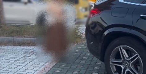 빈 주차칸 앞 '인간 알박기'..."차가 먼저" 말하자 "이 XX아"