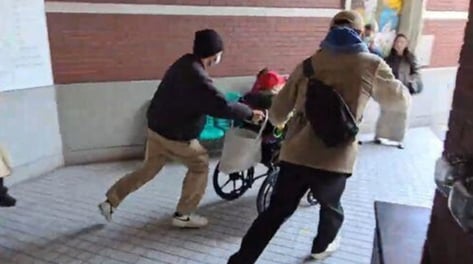 370억 재산 노렸나…102세 노인과 '몰래 혼인신고' 한 간병인