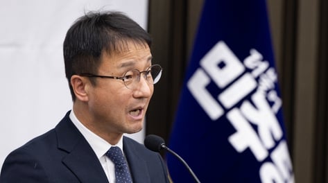 "국회가 너무 느려" 청와대 질타에...與, 입법상황실로 '속도전'