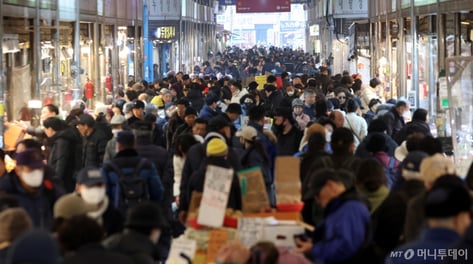 "대통령이 집값 잡을까" "지선 때 누구 뽑지?"…설 밥상 오를 화두 셋