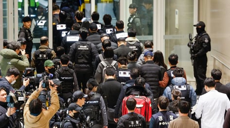 호텔 급습하고 500m 추격전...한·캄 경찰, 스캠 조직원 줄줄이 검거