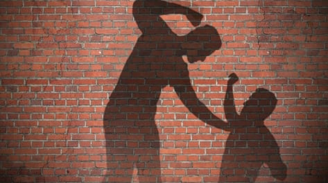 "흉기 든 아들, 사람 죽이겠어"...말리던 엄마가 찔려 사망