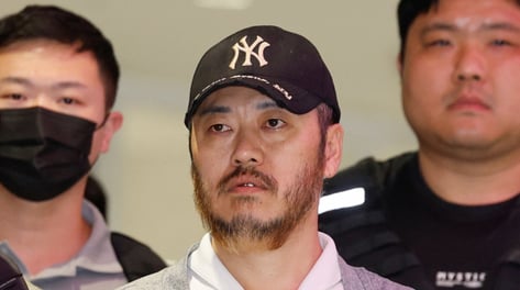 [속보]'마약왕' 박왕열 한국 도착..."필리핀 감옥서 호화 생활?" 묻자 침묵