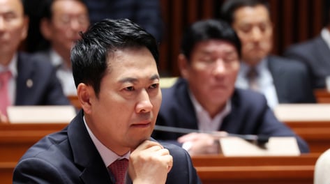 李대통령 '긴급재정명령' 언급에...野 "정치쇼, 경제계엄령" 반발