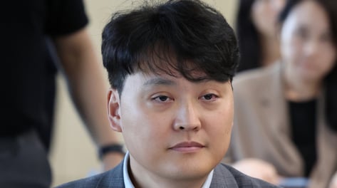 "월세 평생 쏘겠다" 토스 대표, 이제서야..."만우절 형식, 가벼웠다"