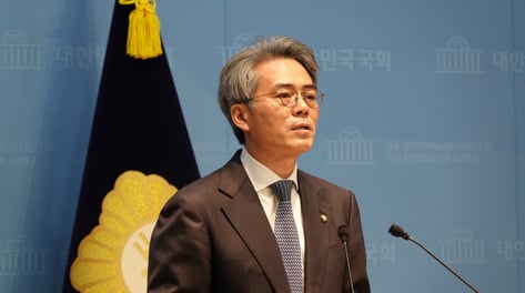 "아파도 못 쉬는 유치원 교실 바꾼다"…대체교사 의무 배치 법안 발의