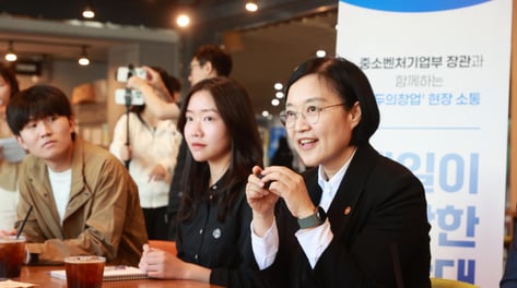 우주 스타트업 찾은 한성숙 장관 "IPO 전 주기 돕겠다"