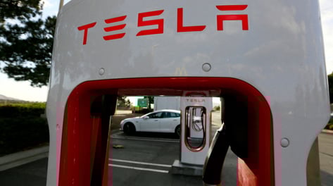 테슬라 1분기 영업이익 136% 급증…시간외 주가 3%대 상승