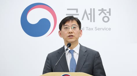 "신사업 진출" 거짓말로 주가 띄우고...한강뷰 펜트하우스 샀다
