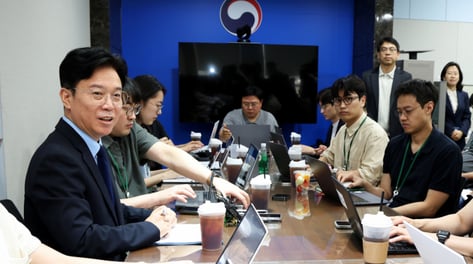 '반도체는 공공재'…노동장관이 삼성 초과이윤 배분을 꺼낸 이유는