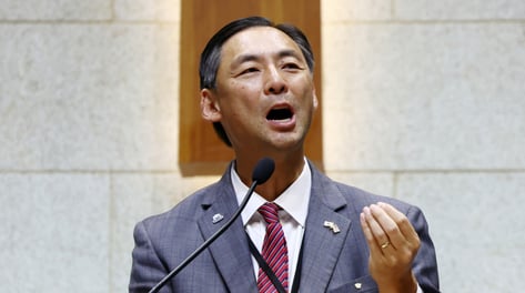 '이재명 대통령 범죄 연루설' 주장한 모스 탄, 한국 못 빠져나간다