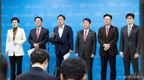 [단독]국민의힘 '경기도' 의원들, 의원총회 직전 '장동혁 사퇴' 기자회견