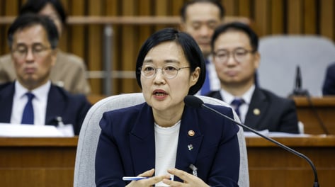 한성숙 "주적? 韓 위협 모든 곳"…6·25 "북침" 후 "남침" 정정하기도