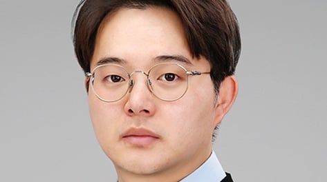 "중국은 1년을 2~3년처럼 쓰는데, 韓시간·비용 단축할 정책 시급"