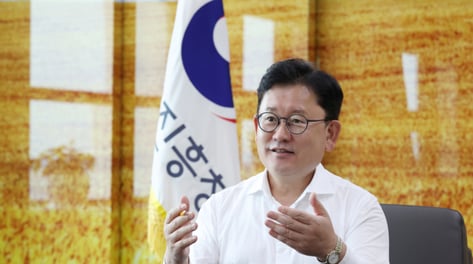 AI 심고 위성 띄운 1년…"판 깔았으니 이제 끝을 보겠다"