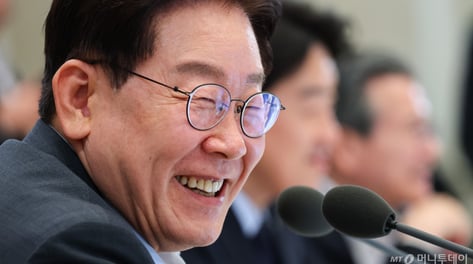 국힘 "결혼페널티?…李 유체이탈 절정" vs 민주 "결혼까지 정쟁"