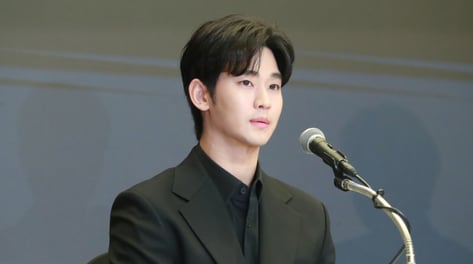 [단독]"김수현 명예훼손" 팬들이 고발...개그맨 출신 유튜버 검찰 일부 송치