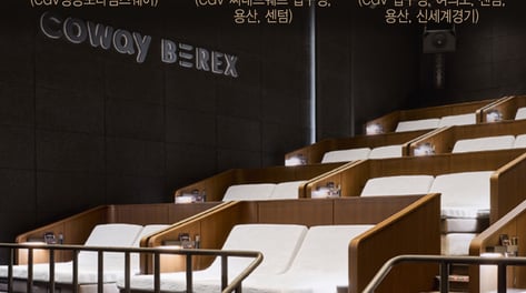 "오디세이 2인 9만원에도 매진"...극장에 침대 깔아둔 이유 있었네