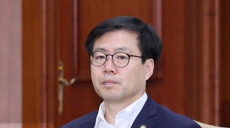 여한구 통상교섭본부장 전격 경질…산업부 "통상 현안에 흔들림 없이 대응"