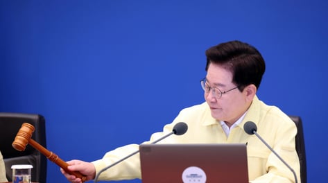 '4년 중임' 외쳤던 국민의힘, '李대통령 개헌' 제안에 딜레마