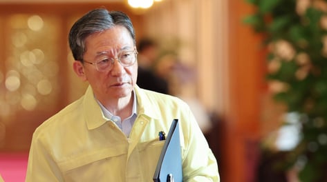 "잘 버티시라" 이 대통령 만류에도…정성호 법무부 장관, 사직서 제출