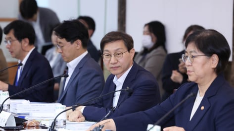 김성주 국민연금이사장, 리밸런싱 유예 "운영 원칙 지켰다"