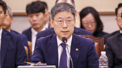 대법관 후보자에 전화 걸어 사퇴 요구?…법원행정처장 "의견 물은 것"