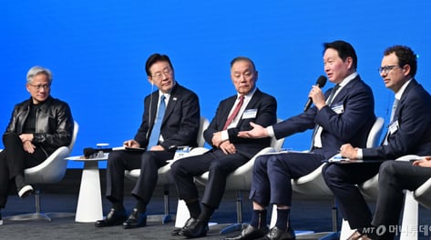李 대통령, 최태원 SK 회장과 만찬 회동…투자현안 논의