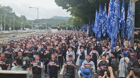"상여금 인상+정년 연장" 요구...현대차 노조, 10년 만에 전면파업